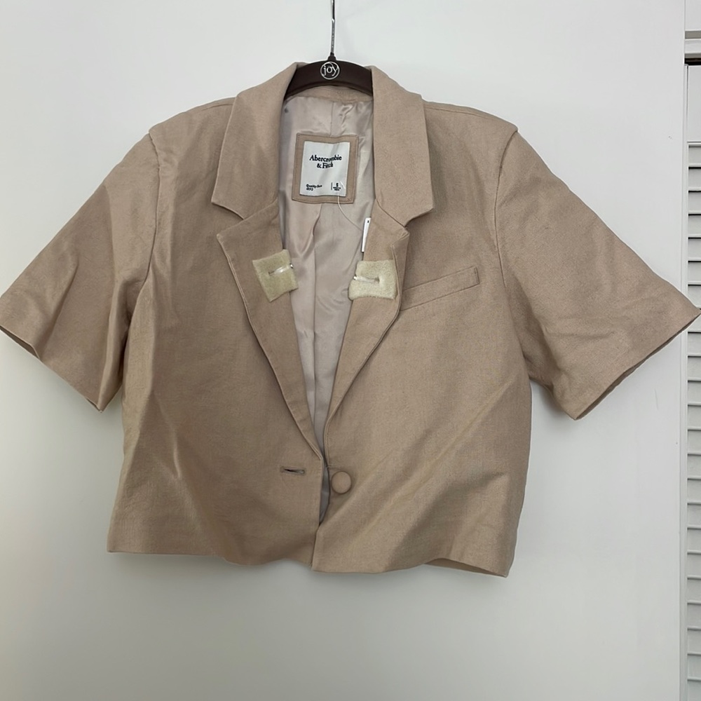NWT Abercrombie & Fitch size small crop linen blazer